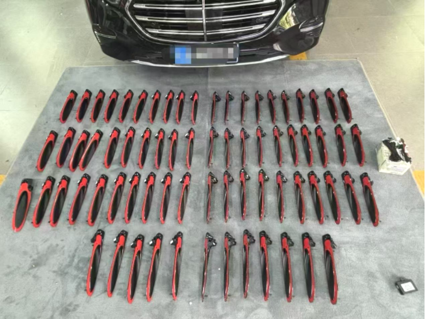 Yunda Unveils “Shadow Light Carpet” Welcome Lamp for Mercedes-Benz E-Class, Unlocking a Starry Welcome Ritual