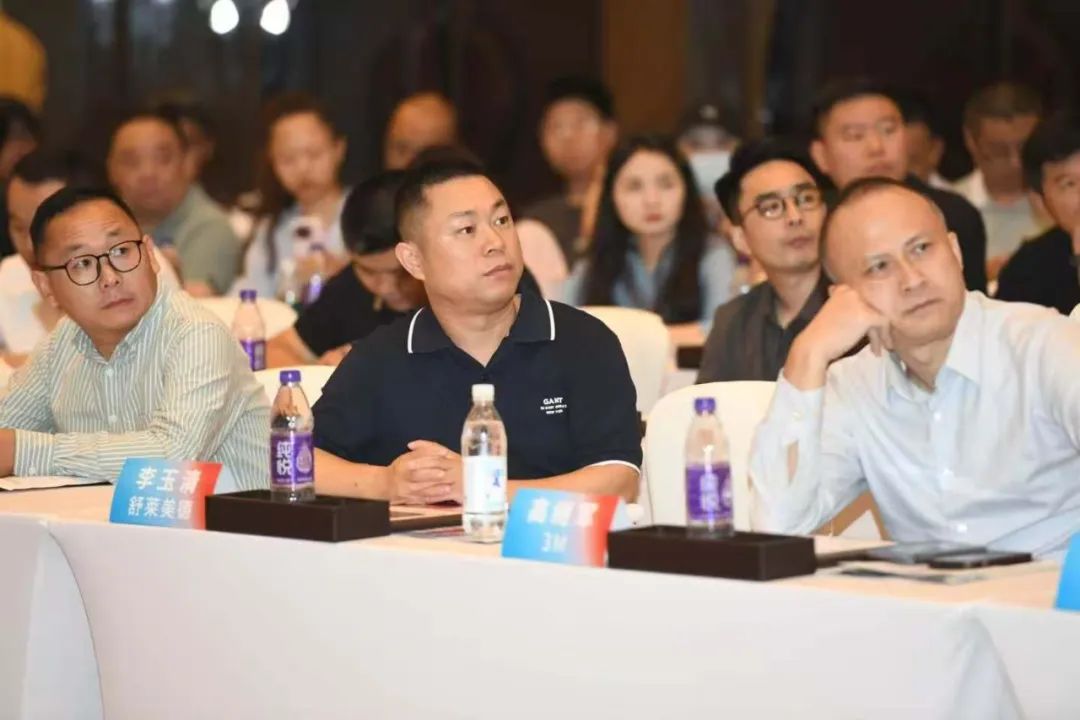 Over 200 Global Industry Leaders Gathered — 2025 Guangzhou (International) TPU Color Change Film Summit Successfully Concluded