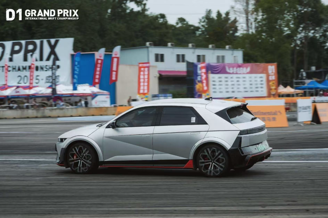 D1 Chengdu Kicks Off Today | World's First New Energy Drift Championship Arrives as Scheduled, China Team Redefines Drift Performance.