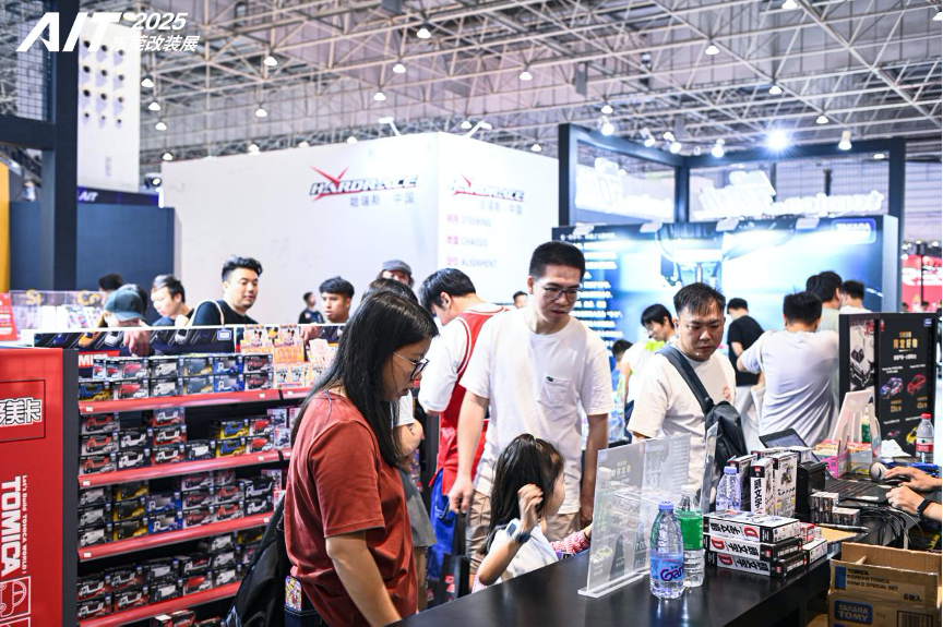 2025 Dongguan AIT Tuning Show: When Modified Cars Meet Models, a “Big vs. Small” Battle