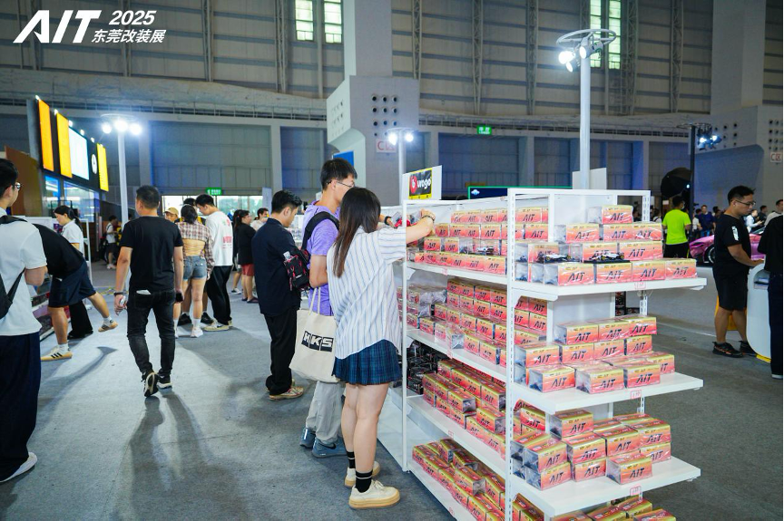 2025 Dongguan AIT Tuning Show: When Modified Cars Meet Models, a “Big vs. Small” Battle