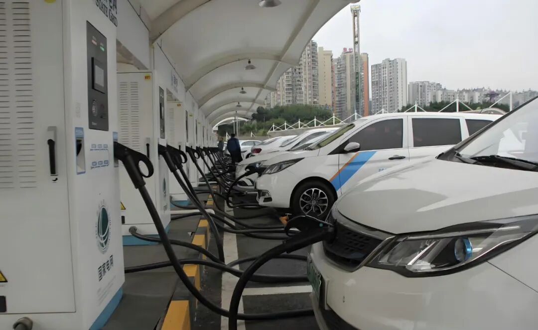 Multi-Channel Ecosystem Layout of Charging Stations: From Energy Supply Hubs to Value Aggregation Points